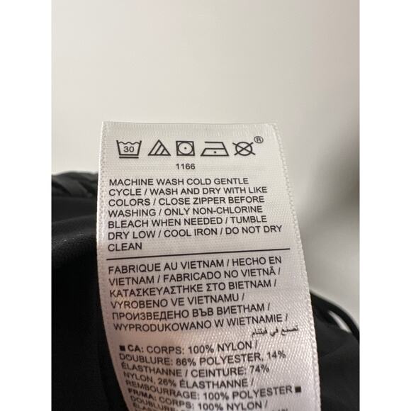 Athleta Apres Quilted Ski Shorts New Size 10 Black - Picture 9 of 9